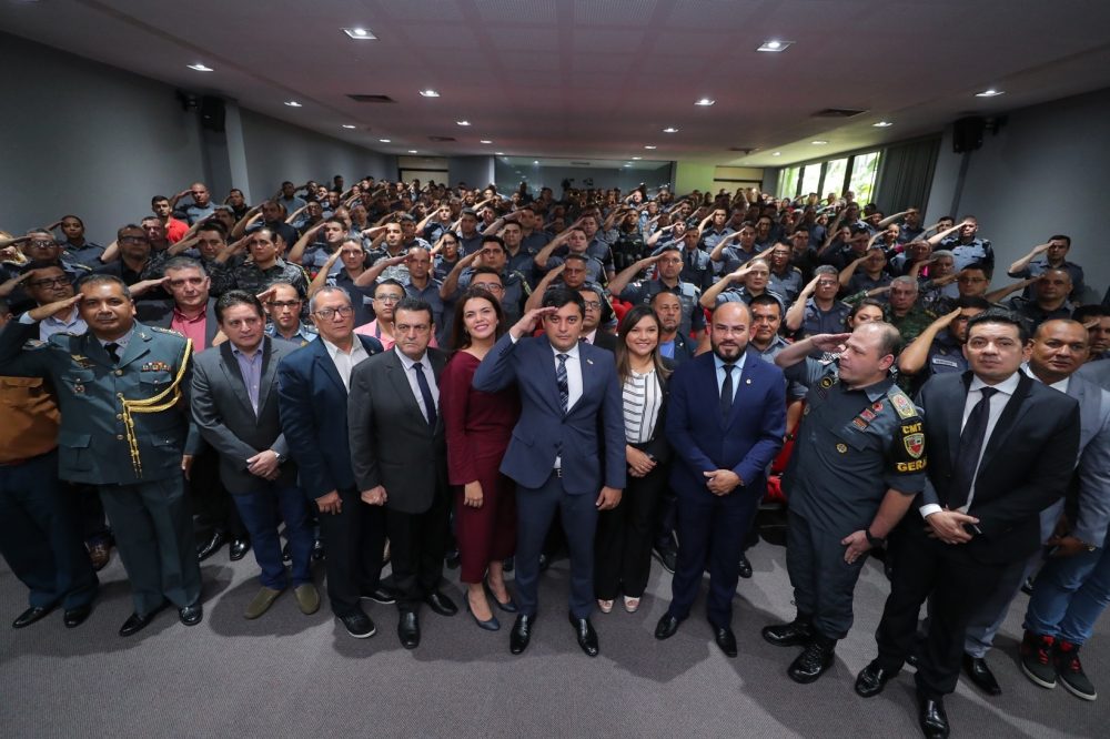 Com promoções, Governo beneficiou mais de 3,7 mil PMs e bombeiros Com promoções, Governo beneficiou mais de 3,7 mil PMs e bombeiros