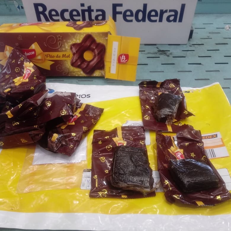 BOM DE FARO Odin acha haxixe e cocaína em pão de mel despachados pelos Correios BOM DE FARO Odin acha haxixe e cocaína em pão de mel despachados pelos Correios