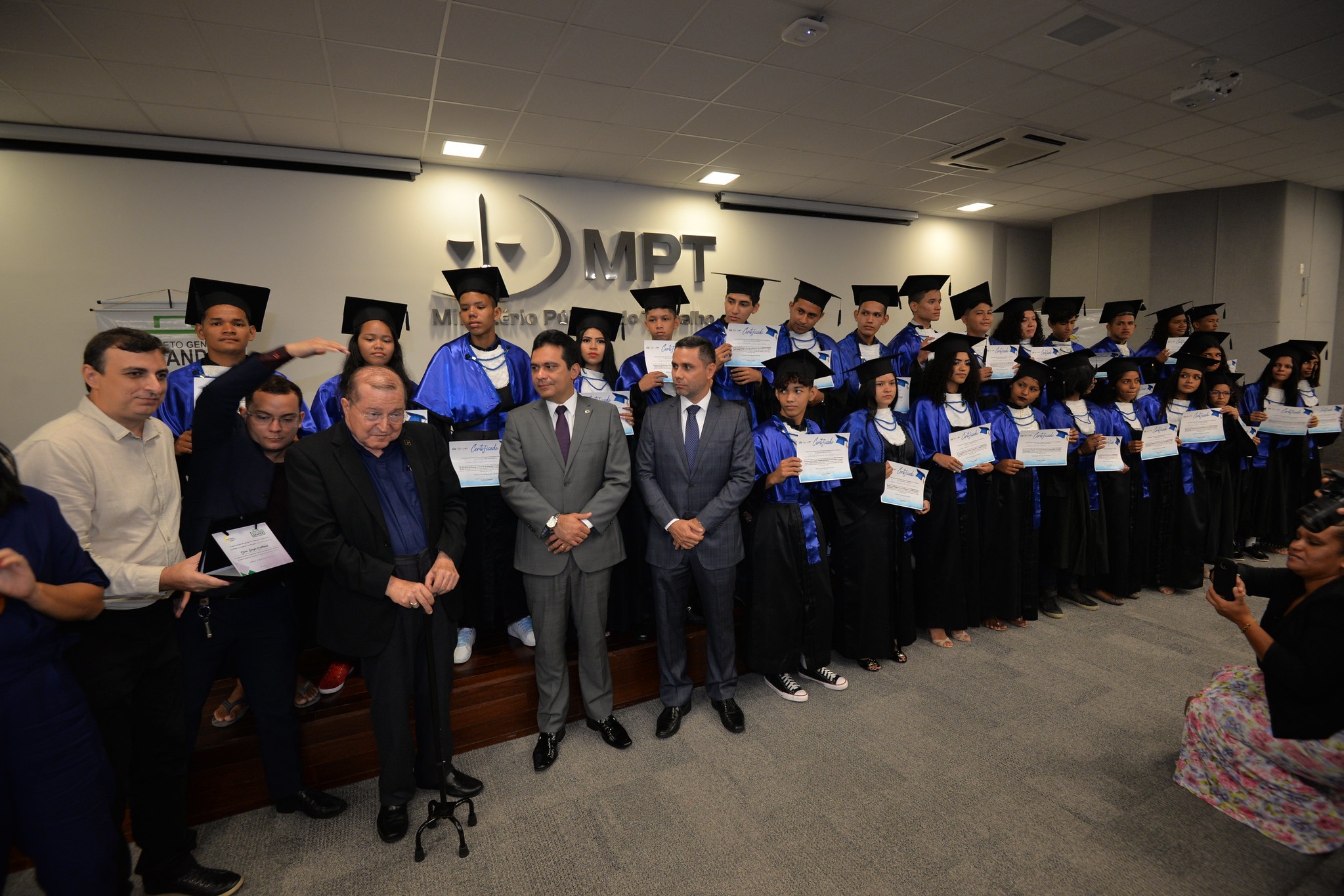 Ministro do TST participa de formatura de 144 jovens resgatados do trabalho infantil no AM Ministro do TST participa de formatura de 144 jovens resgatados do trabalho infantil no AM