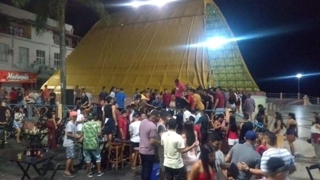 Durante balada, homem é morto a tiros em Parintins Durante balada, homem é morto a tiros em Parintins