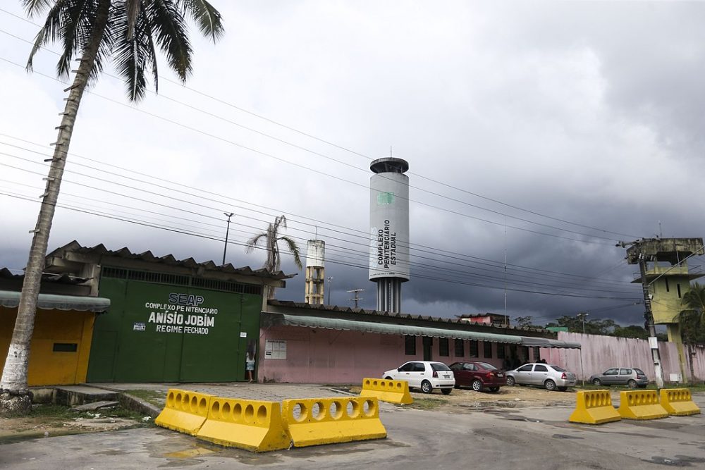 Polícia está nas ruas Polícia está nas ruas
