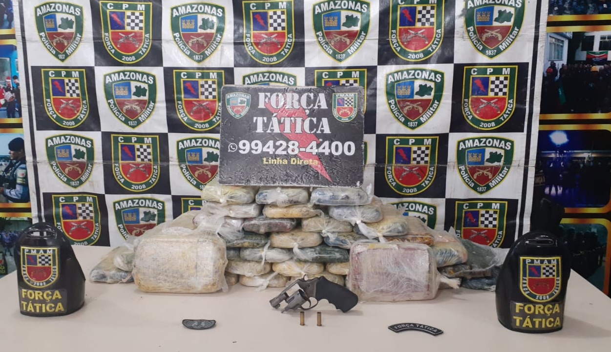 For&ccedil;a T&aacute;tica apreende 38kg de oxi e arma em casa no Nova Esperan&ccedil;a