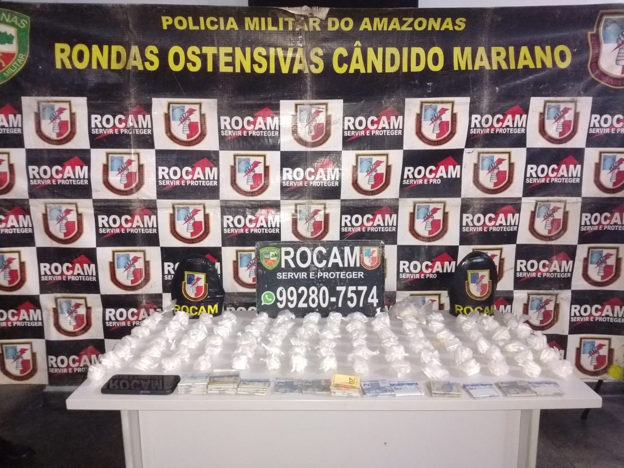 Com 1.368 pinos de coca&iacute;na, homem &eacute; preso na rua Tamandar&eacute;