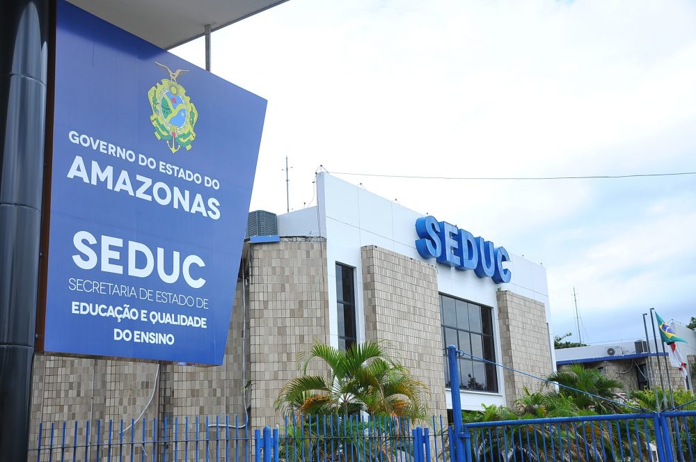 Estado vai pagar abono do Fundeb a 30 mil profissionais em janeiro Estado vai pagar abono do Fundeb a 30 mil profissionais em janeiro