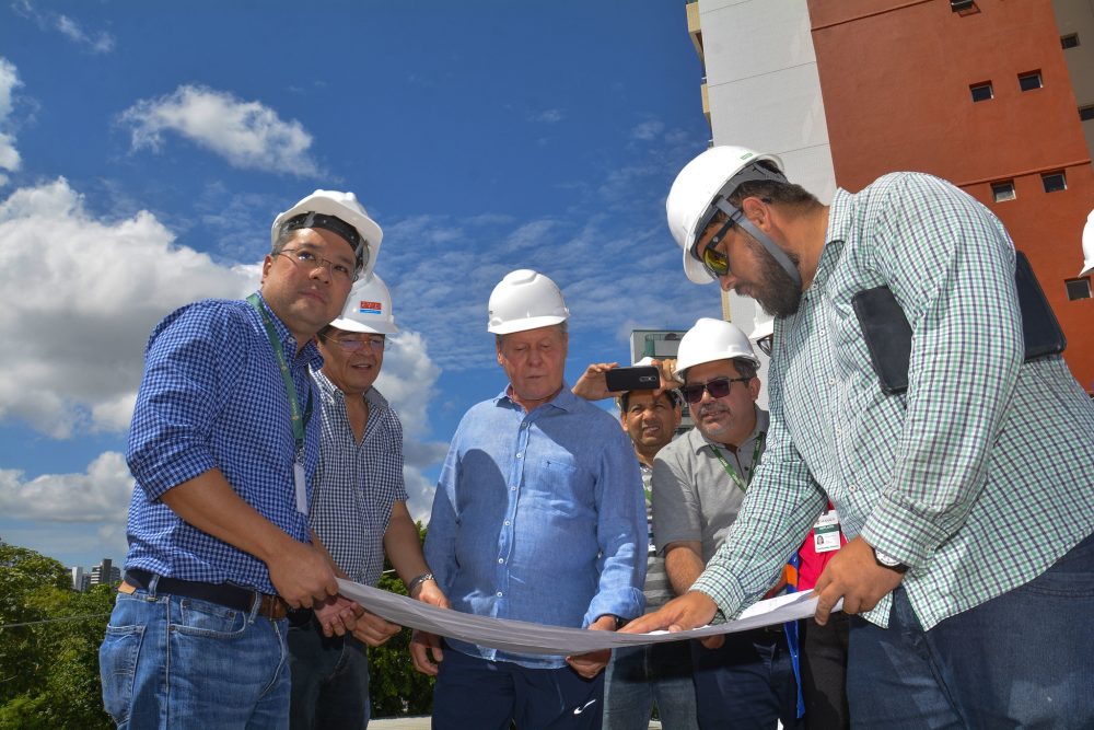Prefeito vistoria avan&ccedil;o da obra de instala&ccedil;&atilde;o do Centro de Controle da Cidade