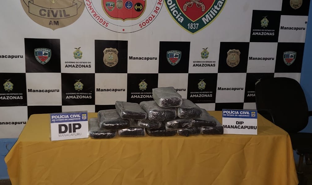 14KG DE SKUNK Avaliada em R$ 56 mil, droga é apreendida em barco vindo de Tefé 14KG DE SKUNK Avaliada em R$ 56 mil, droga é apreendida em barco vindo de Tefé
