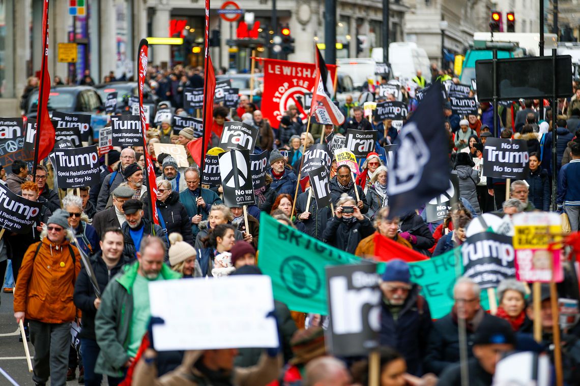 Irã: autoridades usam balas reais contra manifestantes Irã: autoridades usam balas reais contra manifestantes