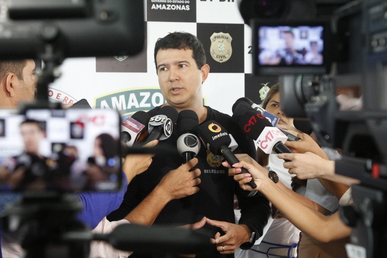 Falso garoto de programa extorquia vítimas que 'caçava' em aplicativos de namoro Falso garoto de programa extorquia vítimas que 'caçava' em aplicativos de namoro