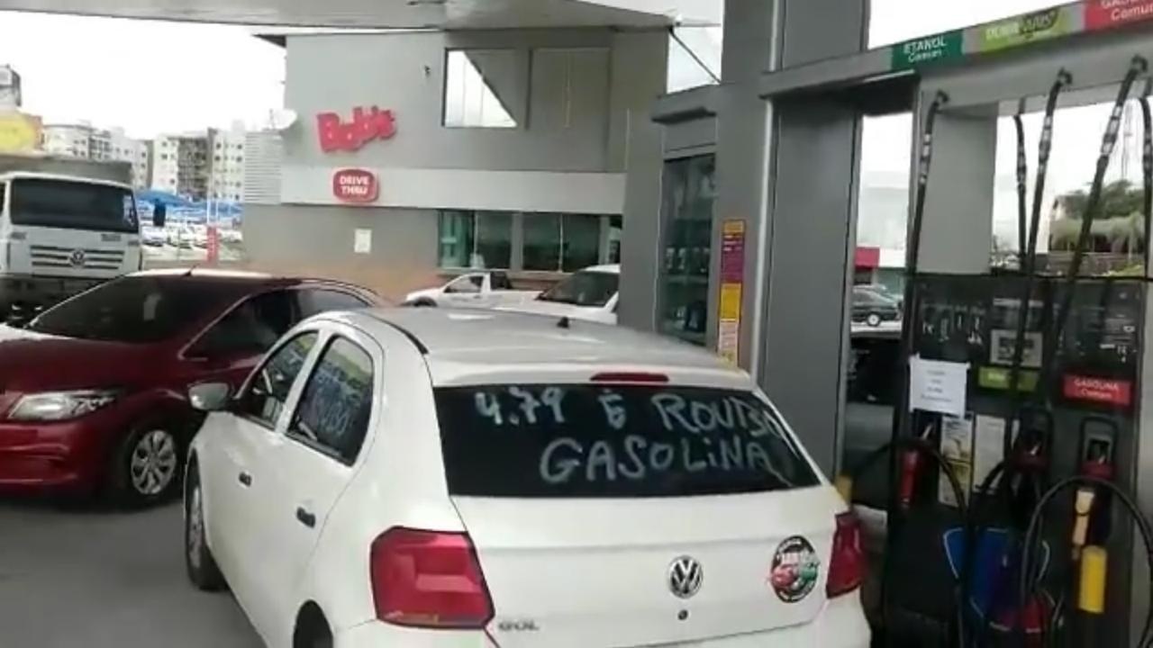 Motoristas de aplicativos fazem protesto contra aumento da gasolina Motoristas de aplicativos fazem protesto contra aumento da gasolina