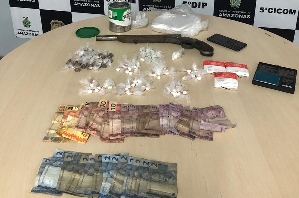 Trio &eacute; preso por vender drogas em flutuante no S&atilde;o Raimundo