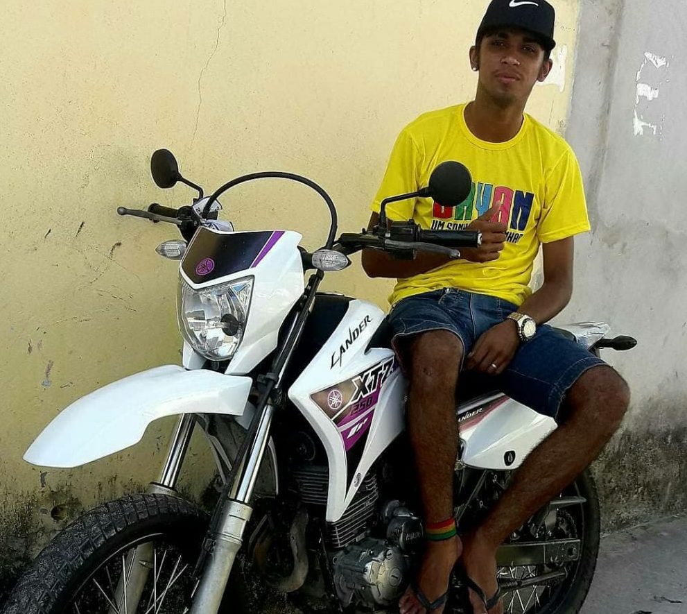Ao reagir a assalto, homem é morto no Nova Vitória e suspeitos levam sua moto Ao reagir a assalto, homem é morto no Nova Vitória e suspeitos levam sua moto