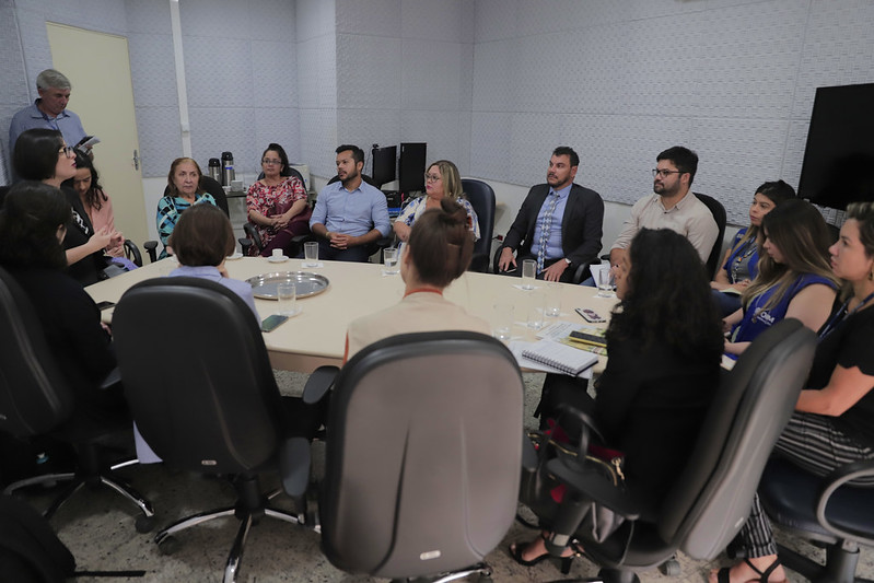 Situação de crianças e adolescentes migrantes nas ruas de Manaus é tema de reunião entre Coij e MPF Situação de crianças e adolescentes migrantes nas ruas de Manaus é tema de reunião entre Coij e MPF