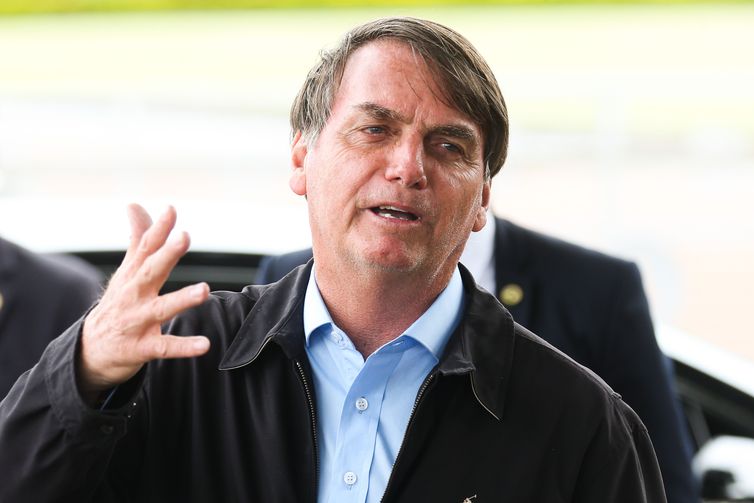 Bolsonaro exonera secretário executivo da Casa Civil por usar avião da FAB Bolsonaro exonera secretário executivo da Casa Civil por usar avião da FAB