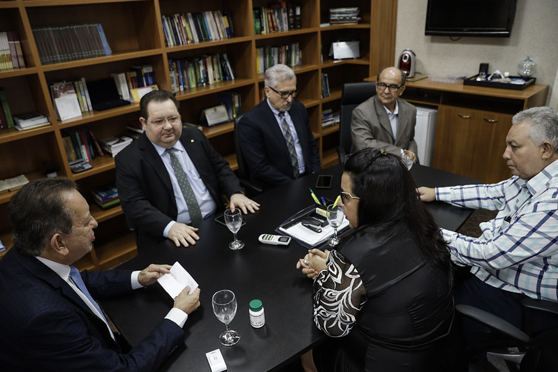 Medidas para aplica&ccedil;&atilde;o da Lei Anticrime no AM s&atilde;o discutidas por poderes