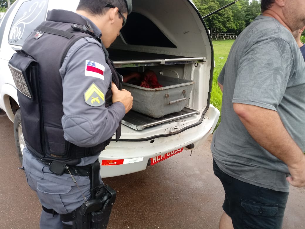 Homem é encontrado degolado em Humaitá e outro é morto a tiros em Coari Homem é encontrado degolado em Humaitá e outro é morto a tiros em Coari