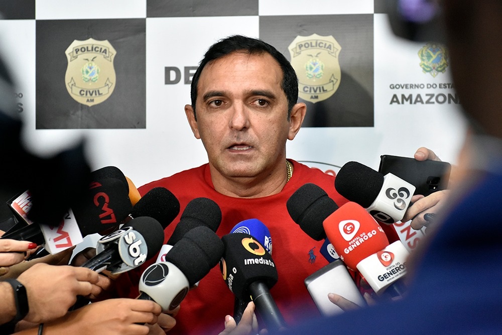 Trio preso com armas no Tancredo Neves tem ligação com 10 homicídios, diz DEHS Trio preso com armas no Tancredo Neves tem ligação com 10 homicídios, diz DEHS