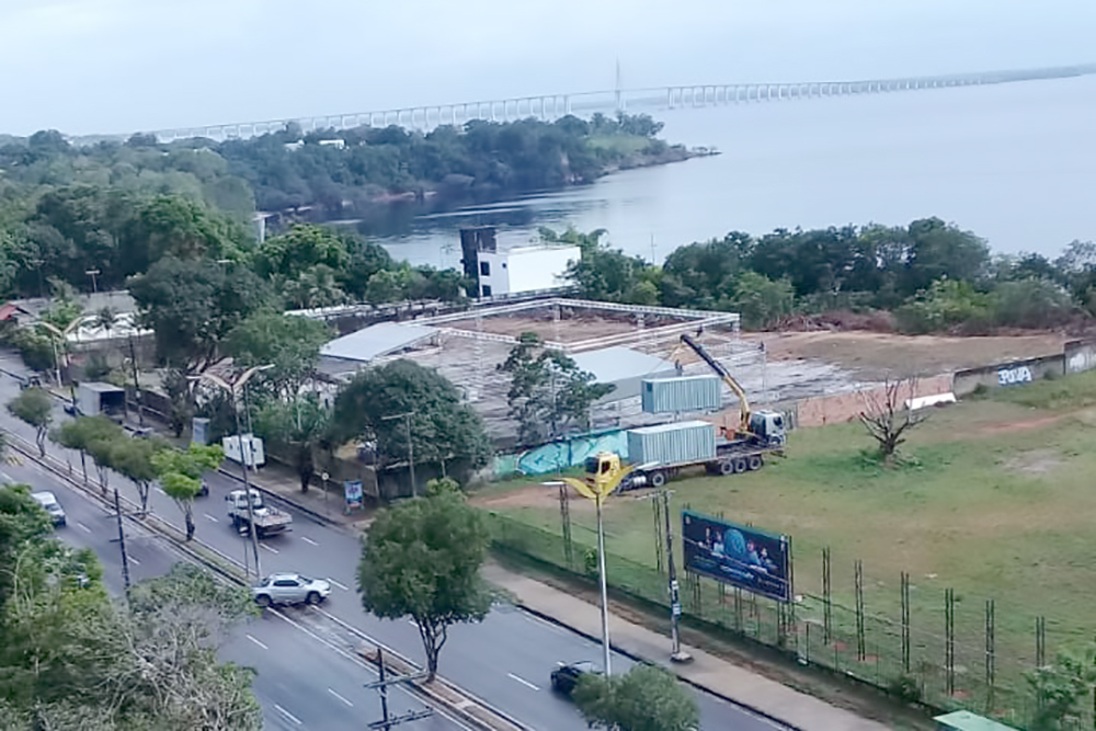 Balaio na Ponta Negra interditado Balaio na Ponta Negra interditado