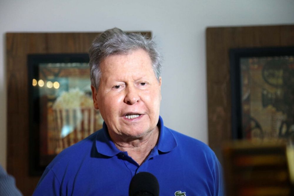 Prefeito suspende pagamento de IPTU, Alvará e Refis Prefeito suspende pagamento de IPTU, Alvará e Refis