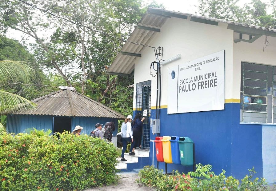 Falhas com energia prejudicam funcionamento de escolas ribeirinhas de Manaus, diz MP Falhas com energia prejudicam funcionamento de escolas ribeirinhas de Manaus, diz MP