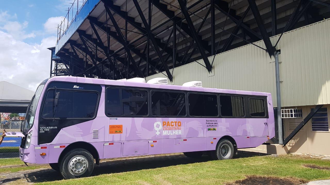 CONTRA VIOL&Ecirc;NCIA &Ocirc;nibus da Mulher oferece atendimento psicossocial no Samb&oacute;dromo