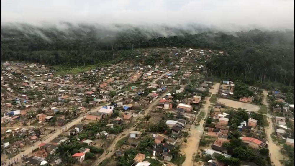Vídeos mostram extensão da reintegração de posse na zona Norte, uma das maiores ocupações de Manaus Vídeos mostram extensão da reintegração de posse na zona Norte, uma das maiores ocupações de Manaus