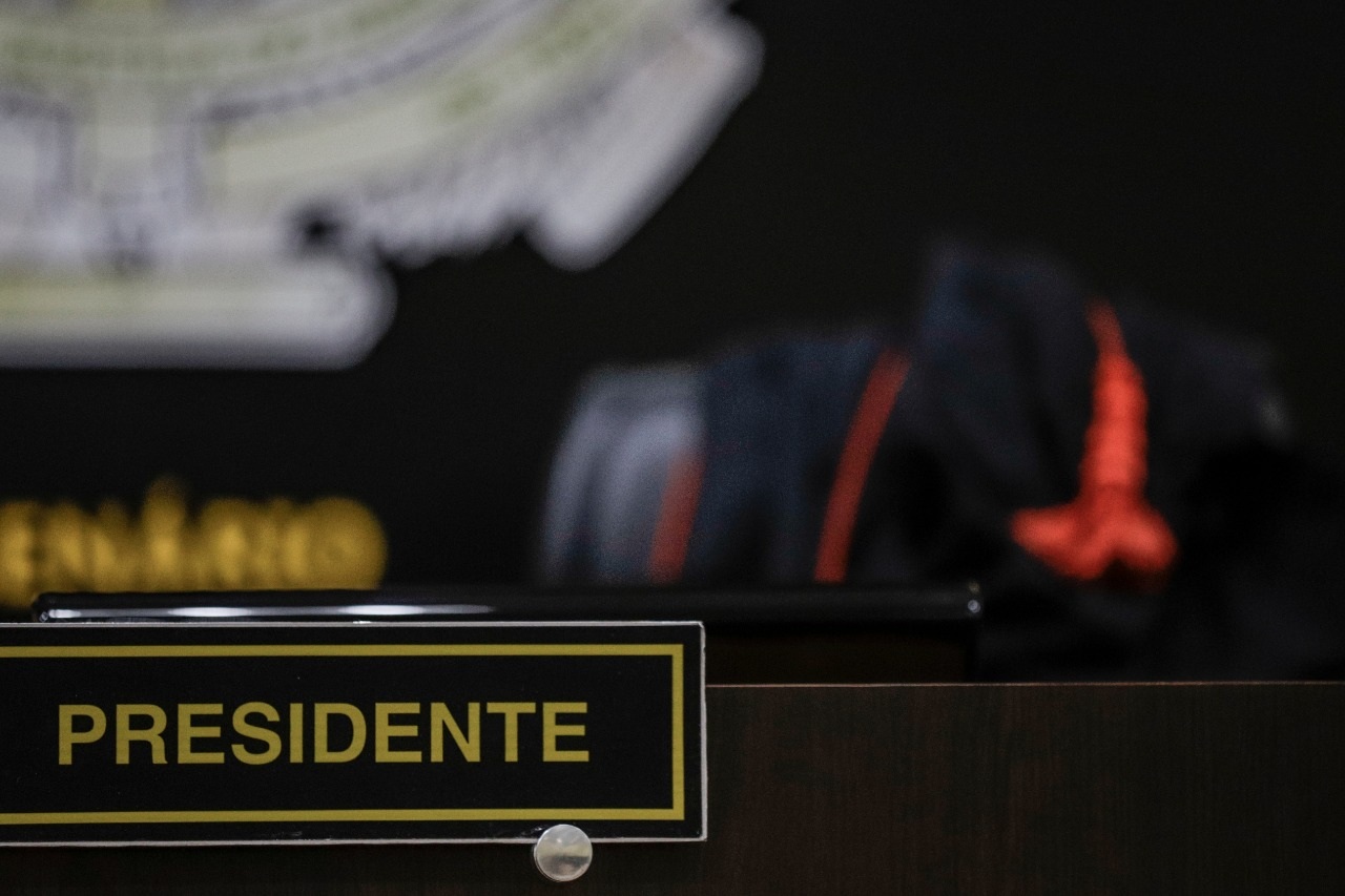 Socorro Guedes reconhece Chalub presidente e põe fim a disputa no TJAM Socorro Guedes reconhece Chalub presidente e põe fim a disputa no TJAM