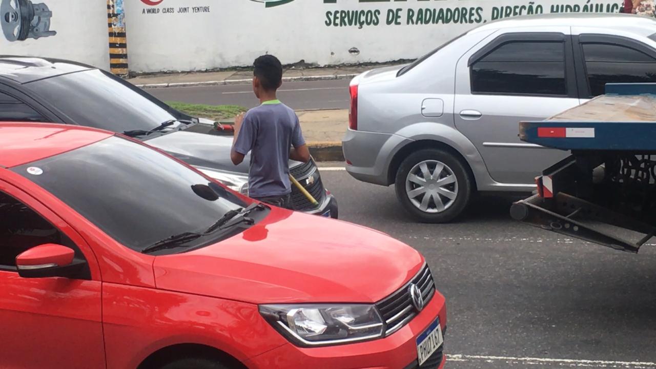 Campanha combate a doa&ccedil;&atilde;o de dinheiro para crian&ccedil;as e adolescentes nas ruas