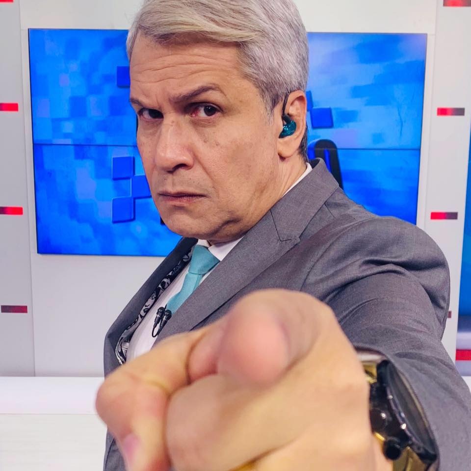 Fenaj apoia Dora Tupinamba e repudia conduta de Sikera Júnior; jornalista é alvo de ataque nas redes sociais Fenaj apoia Dora Tupinamba e repudia conduta de Sikera Júnior; jornalista é alvo de ataque nas redes sociais