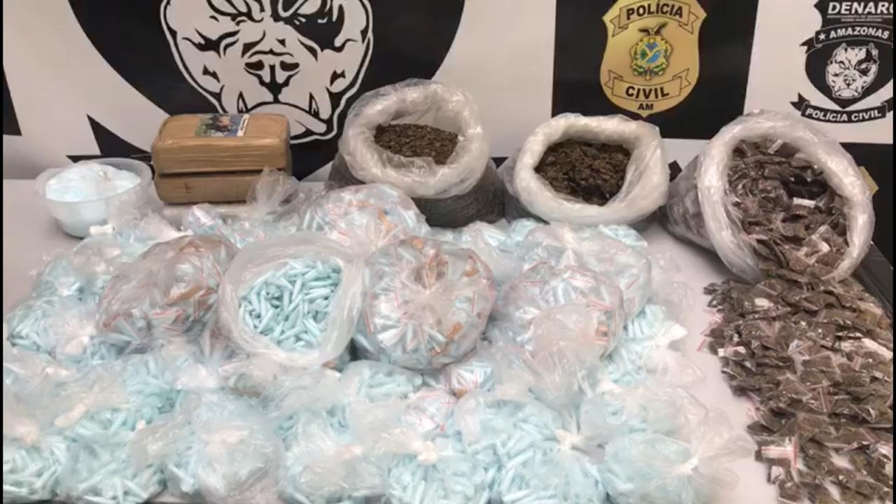 7 mil pinos de cocaína e maconha são encontrados em apartamento no Novo Aleixo 7 mil pinos de cocaína e maconha são encontrados em apartamento no Novo Aleixo