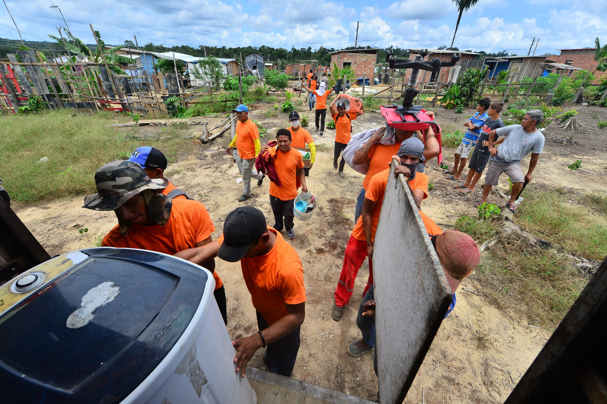 Em 5 dias, mais de 2 mil famílias foram atendidas no Monte Horebe Em 5 dias, mais de 2 mil famílias foram atendidas no Monte Horebe