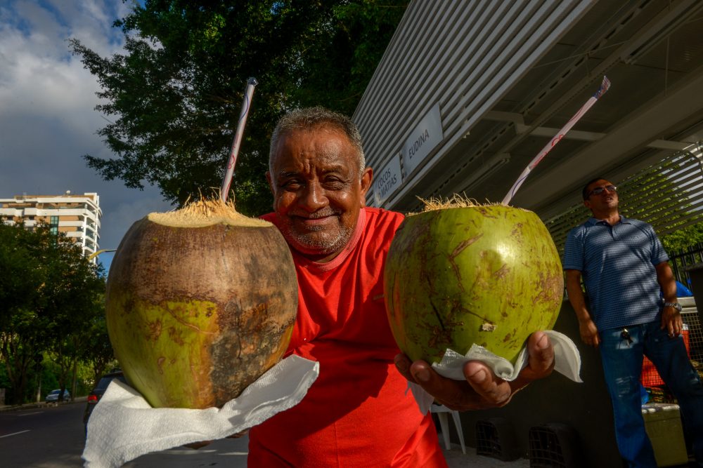 Pra&ccedil;a d&aacute; novo conceito ao mais tradicional ponto de venda de cocos em Manaus