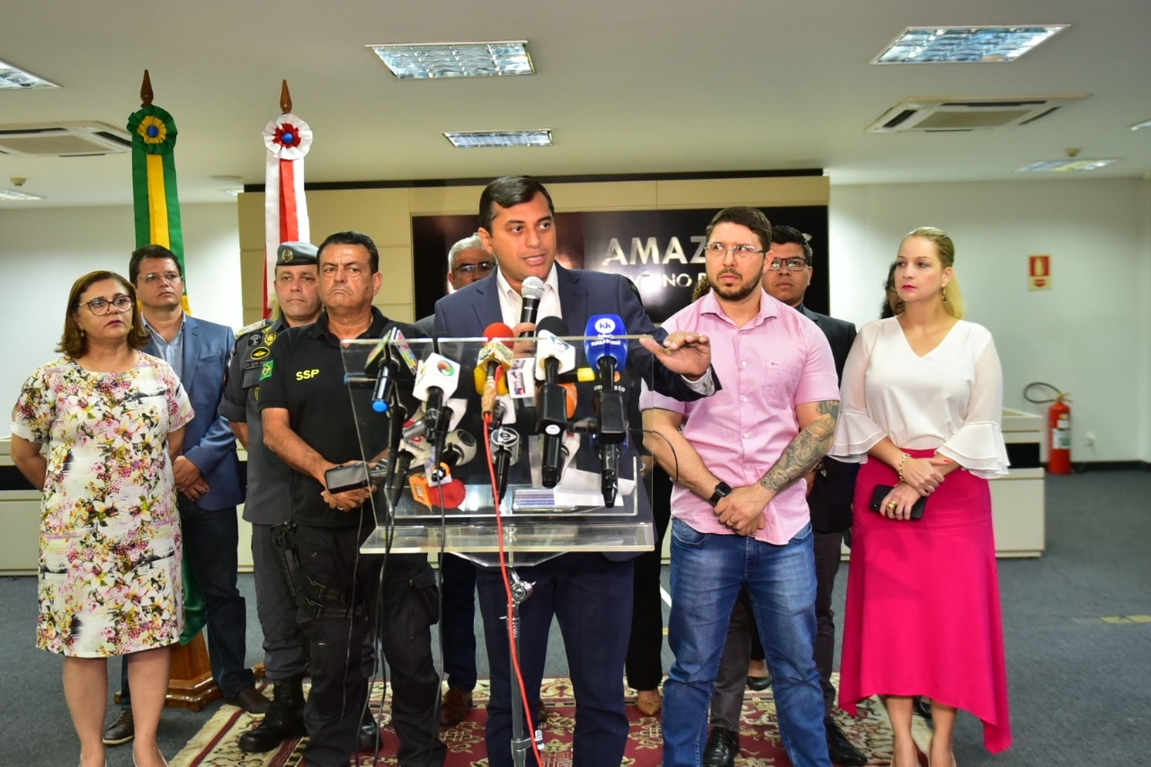 Wilson Lima anuncia pagamento do aluguel social para famílias do Monte Horebe Wilson Lima anuncia pagamento do aluguel social para famílias do Monte Horebe