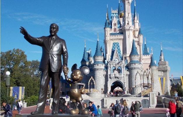 Universal e Disney fecham parques pelo mundo preocupados com vírus Universal e Disney fecham parques pelo mundo preocupados com vírus