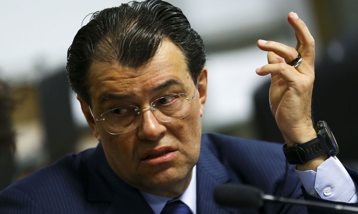 Senador Eduardo Braga anuncia que estado de calamidade será votado nesta sexta Senador Eduardo Braga anuncia que estado de calamidade será votado nesta sexta