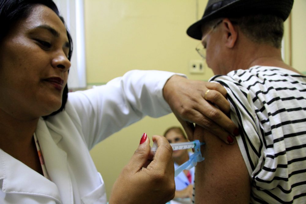 Campanha contra Influenza inicia nesta segunda com vacinação de idosos e trabalhadores da saúde Campanha contra Influenza inicia nesta segunda com vacinação de idosos e trabalhadores da saúde