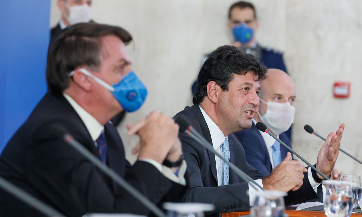 N&uacute;mero de casos de Covid-19 confirmados no Brasil sobe para 1.128