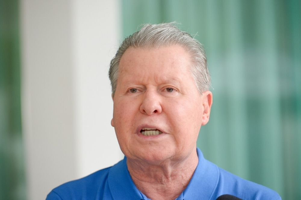 Prefeito vai dispor de mão de obra para funcionar hospital Nilton Lins e avisa que comerciantes terão alvarás cassados ao abrirem lojas Prefeito vai dispor de mão de obra para funcionar hospital Nilton Lins e avisa que comerciantes terão alvarás cassados ao abrirem lojas