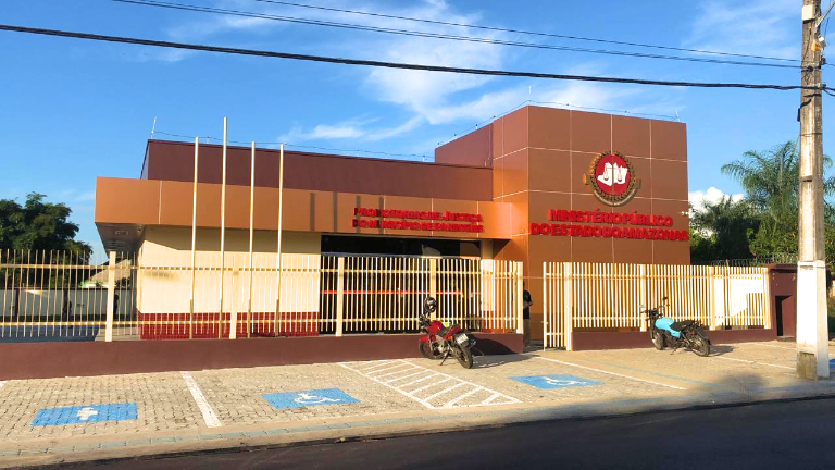 Parintins terá toque de recolher após primeira morte confirmada por Covid-19 Parintins terá toque de recolher após primeira morte confirmada por Covid-19