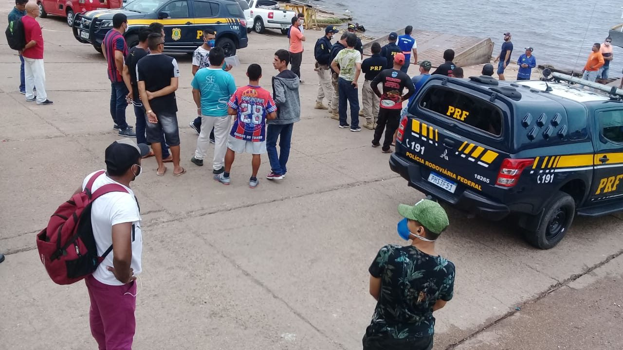 PM interdita o porto da Ceasa, entrada e saída da rodovia BR-319 PM interdita o porto da Ceasa, entrada e saída da rodovia BR-319