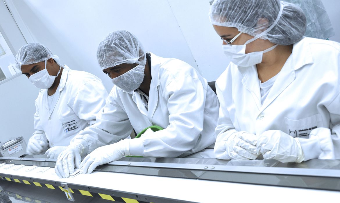 Fiocruz comandar&aacute; estudo cl&iacute;nico sobre Covid-19 em novo centro