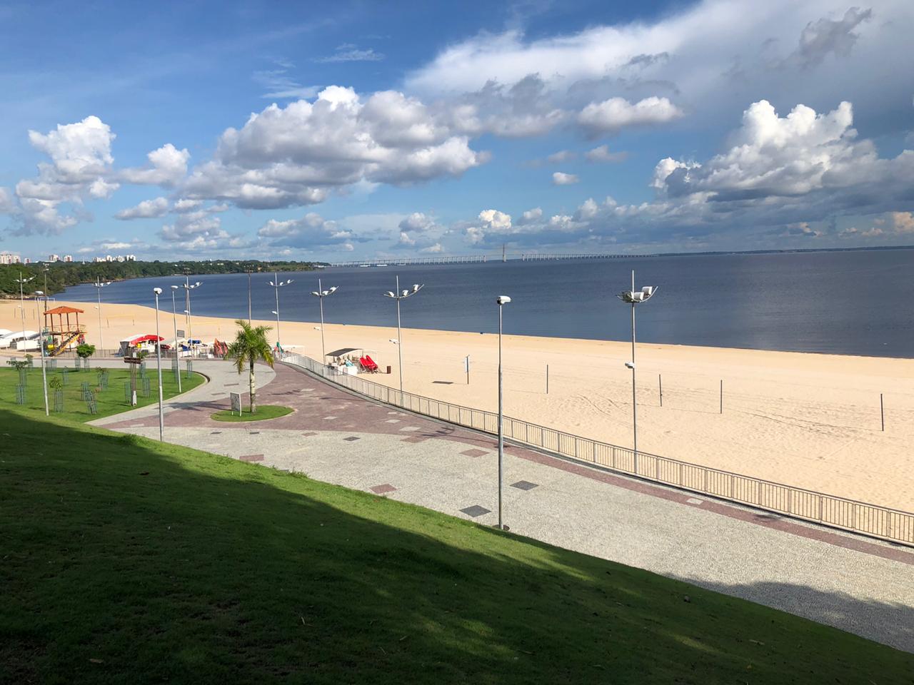 Praia da Ponta Negra segue interditada para impedir aglomeração e avanço de vírus Praia da Ponta Negra segue interditada para impedir aglomeração e avanço de vírus
