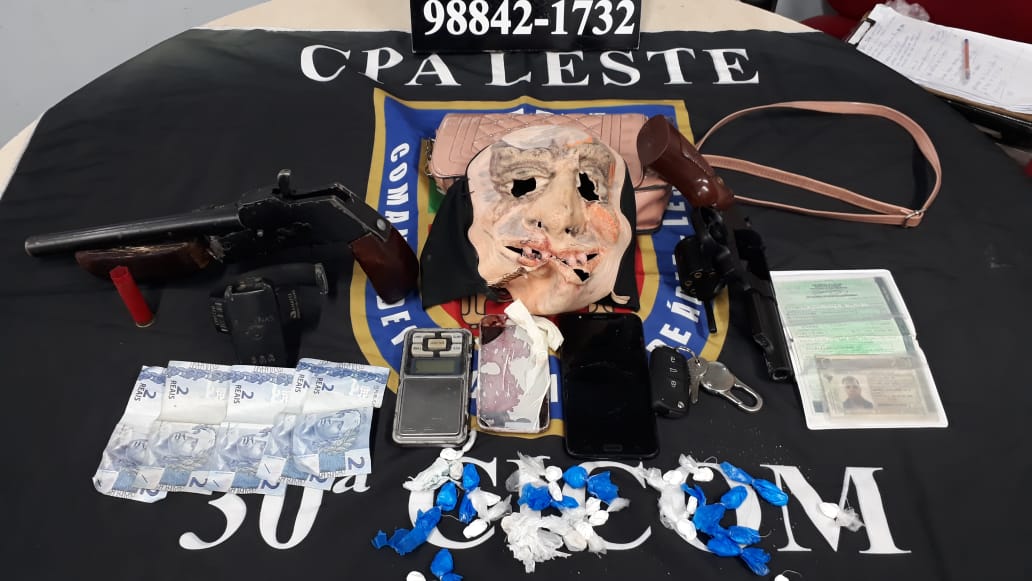 Dois suspeitos de assalto a lanche acabam baleados ao trocar tiros com PM na zona Leste