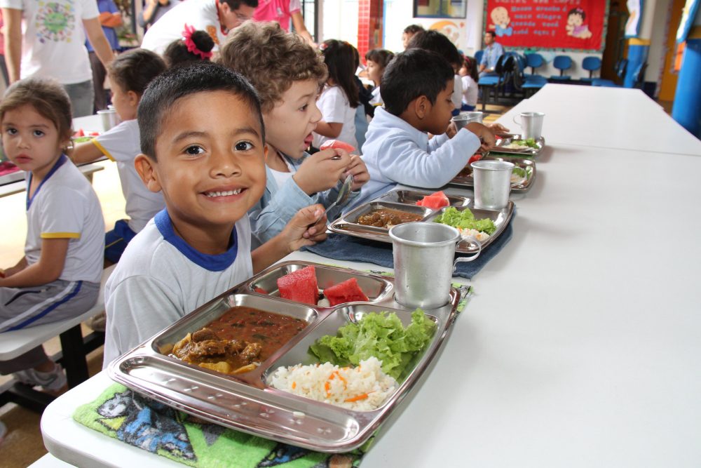 Prefeitura cria ‘Nossa Merenda’ para auxiliar na alimentação de alunos da rede municipal Prefeitura cria ‘Nossa Merenda’ para auxiliar na alimentação de alunos da rede municipal