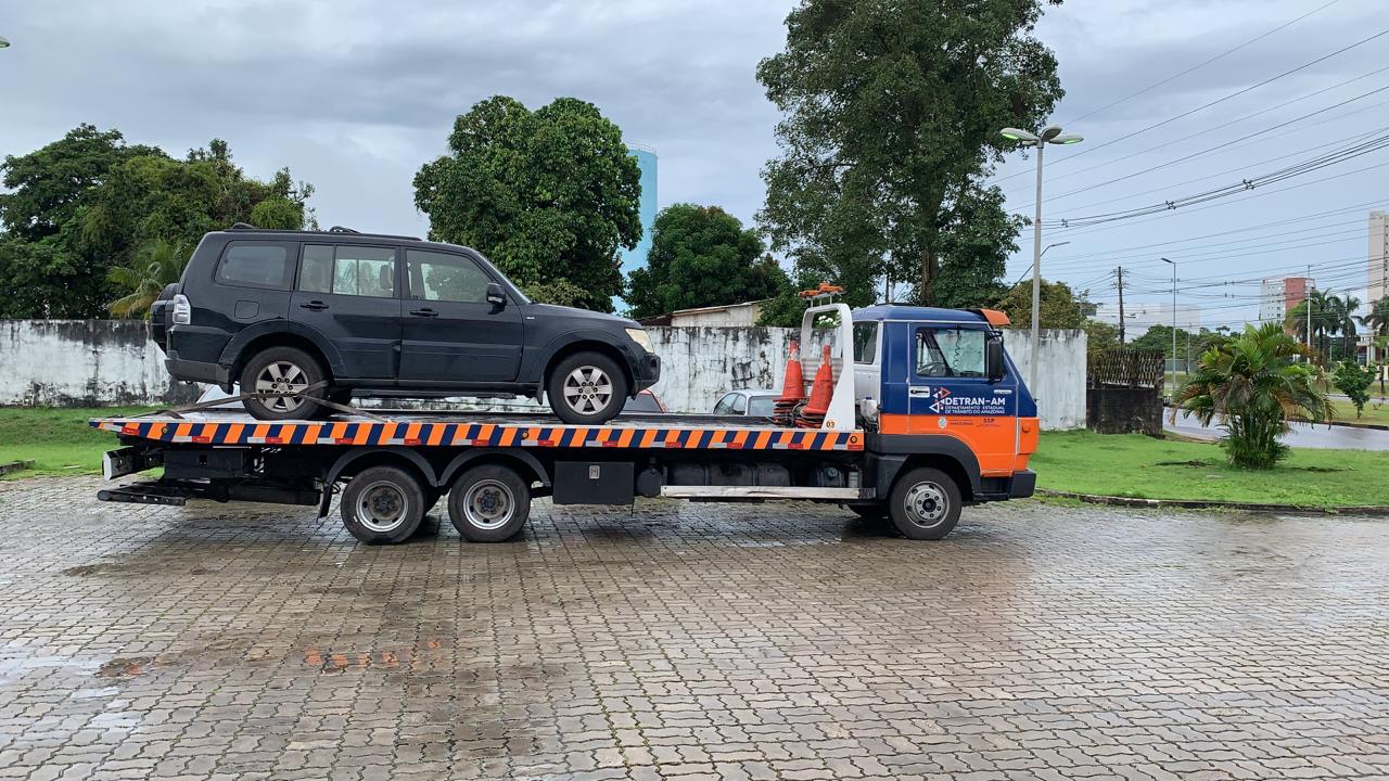 Empresário é detido por agentes do Detran-AM por descumprir decisão judicial e fazer carreata Empresário é detido por agentes do Detran-AM por descumprir decisão judicial e fazer carreata