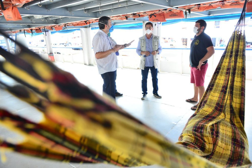 FVS passa a monitorar remotamente passageiros de barcos que chegam a Manaus