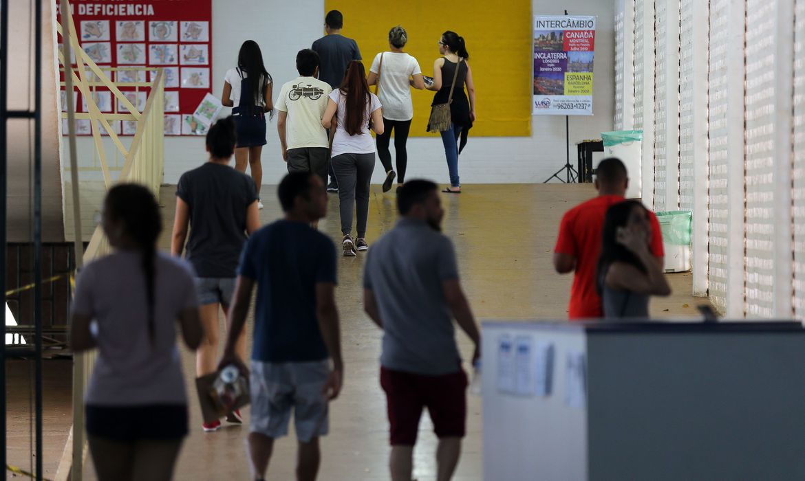 MP dispensa escolas de cumprirem mínimo de 200 dias letivos MP dispensa escolas de cumprirem mínimo de 200 dias letivos
