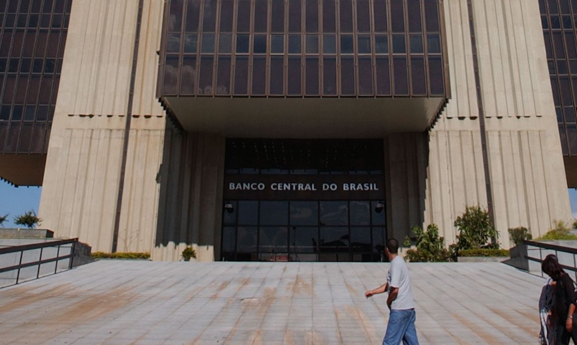BC anuncia que pode liberar até R$ 650 bilhões na economia BC anuncia que pode liberar até R$ 650 bilhões na economia