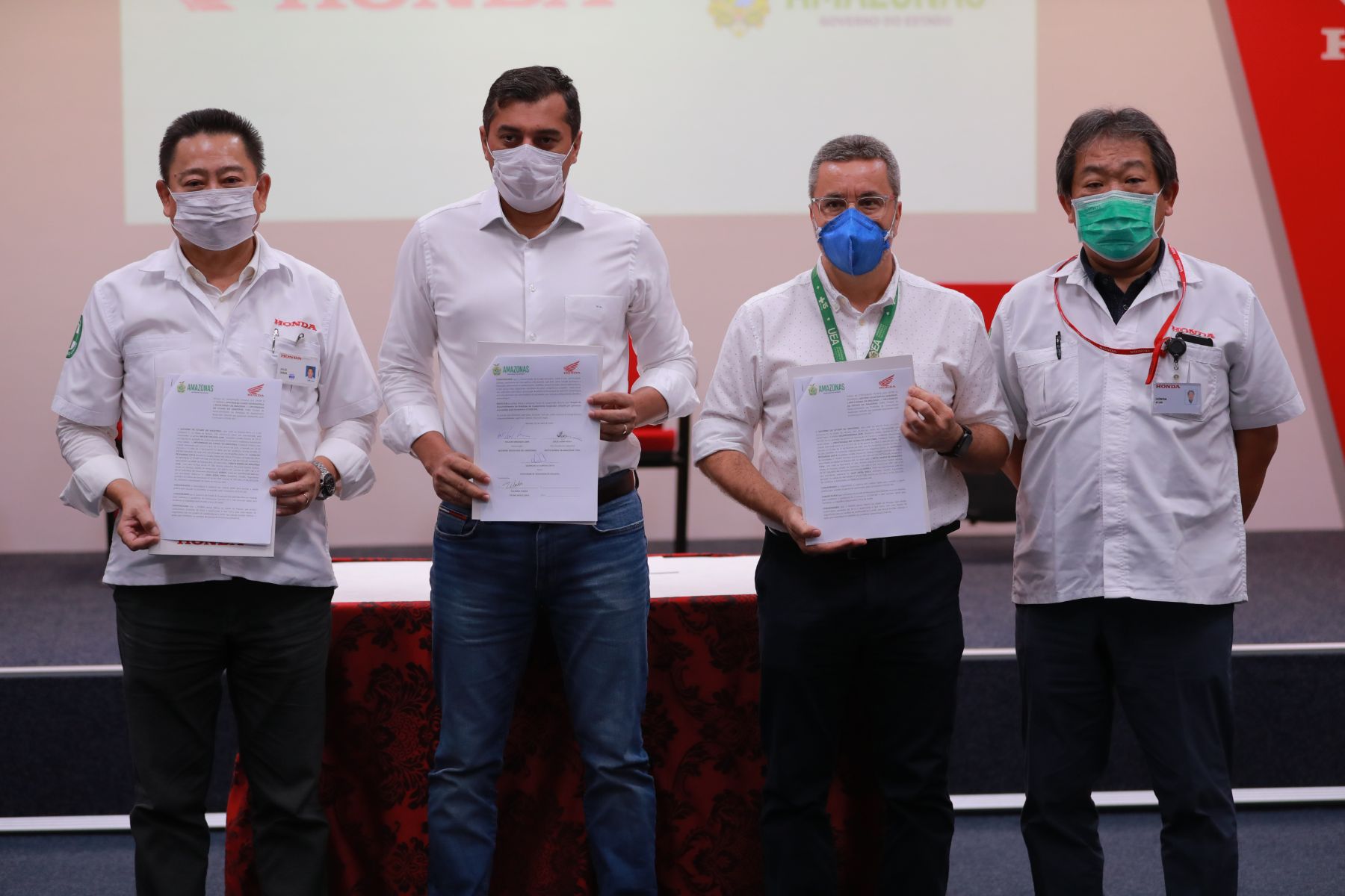 Wilson Lima assina termo de coopera&ccedil;&atilde;o com Moto Honda para produ&ccedil;&atilde;o de respiradores