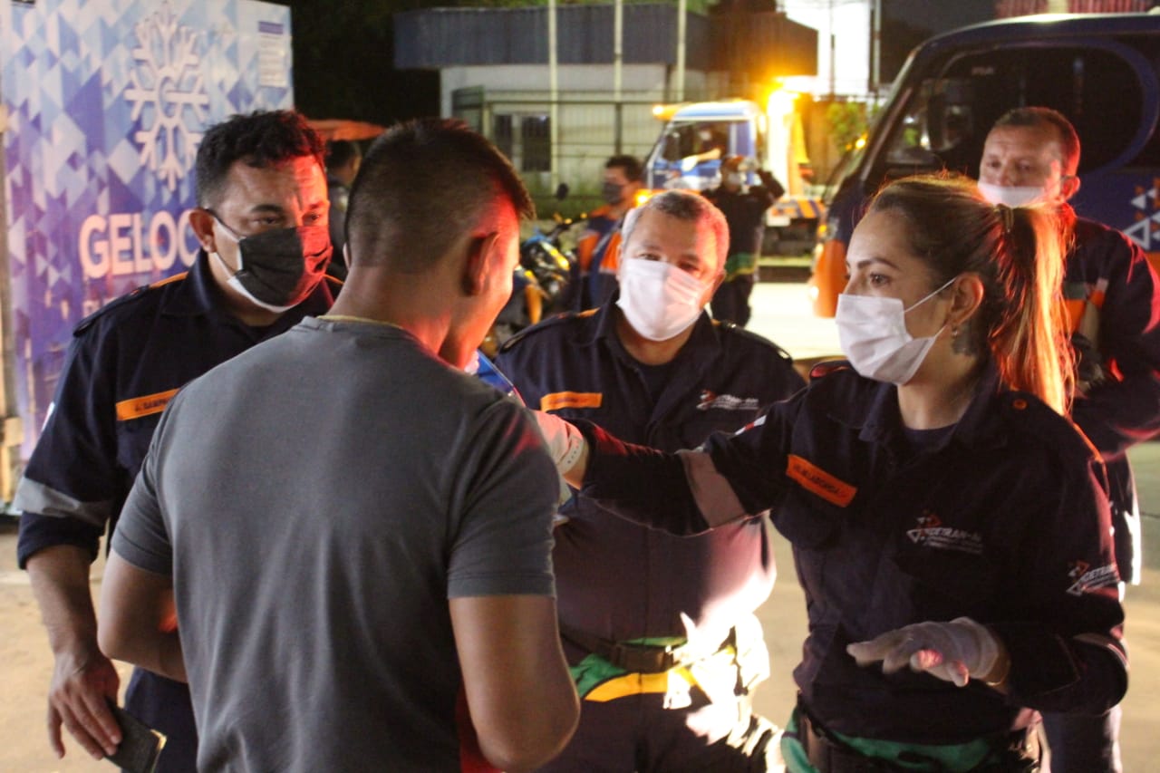 Detran intensifica fiscalização e flagra motoristas alcoolizados em lojas de conveniência Detran intensifica fiscalização e flagra motoristas alcoolizados em lojas de conveniência