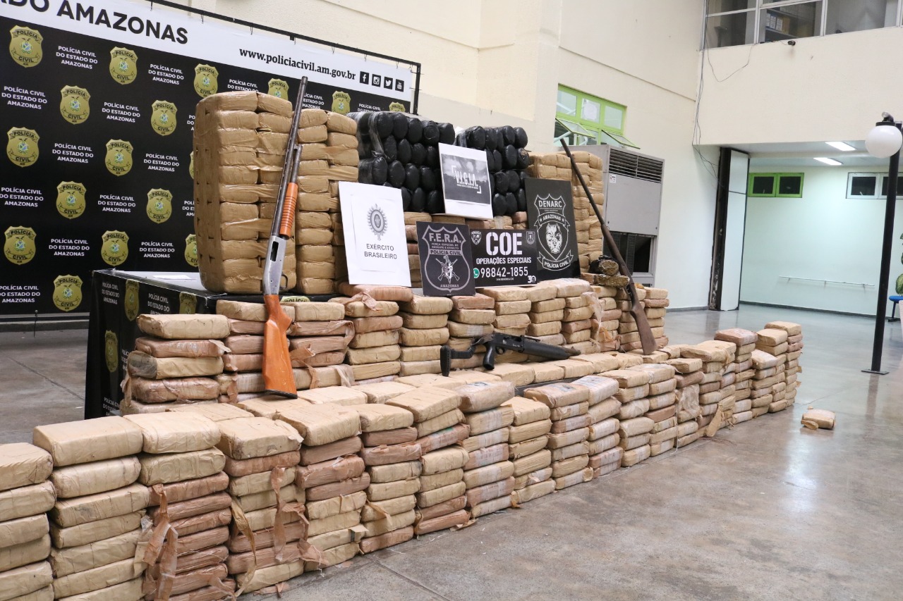 Tráfico tem prejuízo de R$ 5,2 milhões com 1,3t apreendida na 'Operação Horus' Tráfico tem prejuízo de R$ 5,2 milhões com 1,3t apreendida na 'Operação Horus'